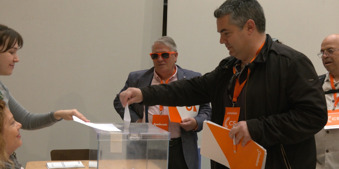 Albacar (Ciutadans) vota  a Tortosa i confia en uns bons resultats electorals 