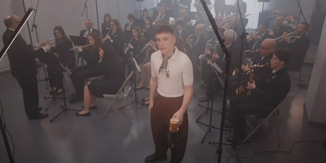 ‘El ressopó’ de Mama Dousha i la Banda Municipal de Música de Tortosa