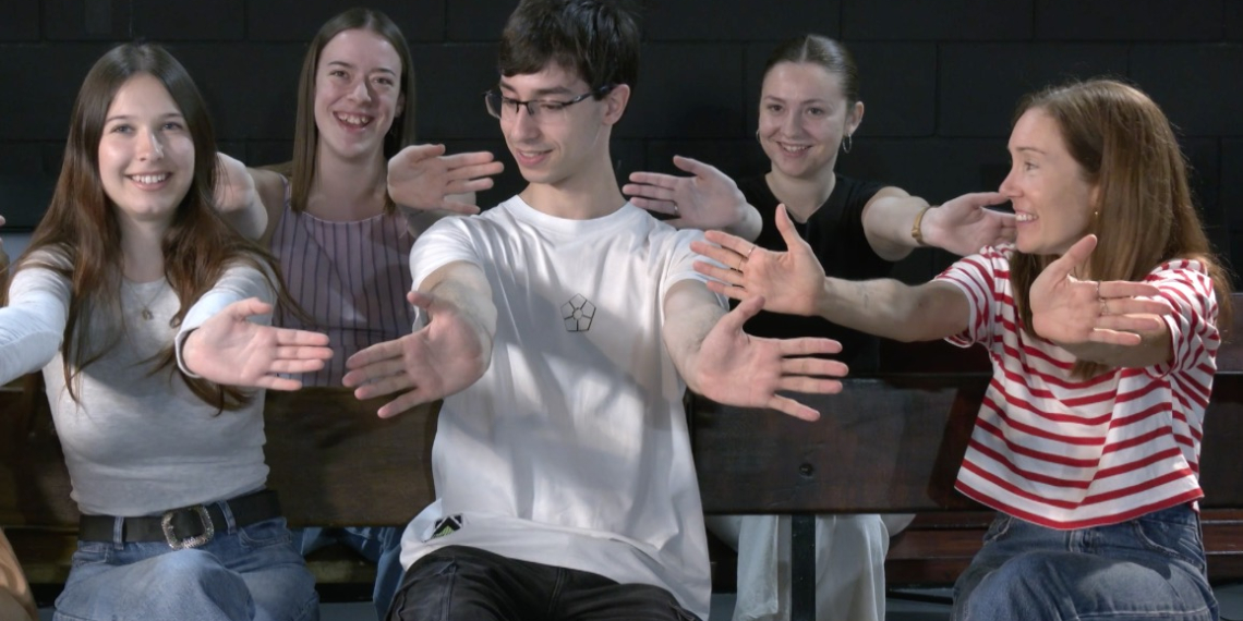 Anymore, el videoclip creat per alumnes de tres instituts de l’Ebre