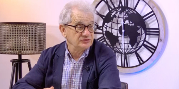 La plataforma critica la falta de places adaptades a les obres de l’hospital