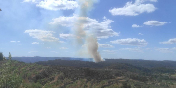 L’incendi de Lledó que va saltar a Horta de Sant Joan ha cremat unes 60 hectàrees