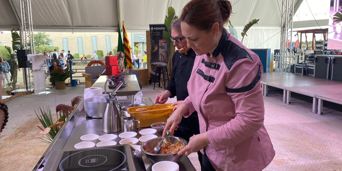 Amposta acaba la Festa del Mercat a la Plaça amb alta participació de públic