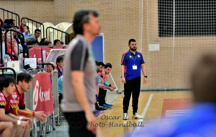 El tècnic tortosí d’handbol Oriol Ferré s’incorpora a l’equip gallec del Balonmán Cañiza
