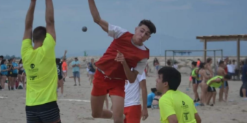 Una quarantena d’equips prendran part en el Torneig d’Handbol Platja de l’Ampolla, organitzat pel CE Tortosa