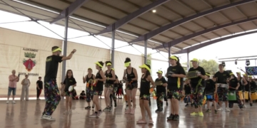 Santa Bàrbara balla a ritme de batucada amb la primera edició de BatuPlana