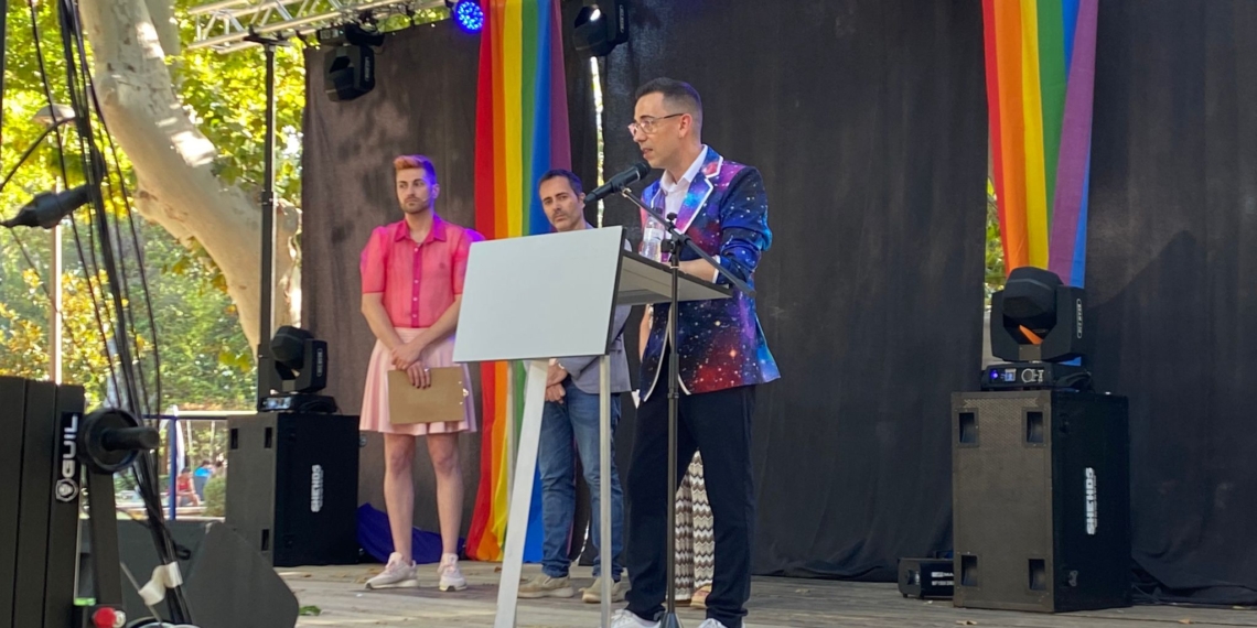 Tortosa es torna multicolor pel Dia Internacional de l’Orgull