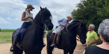 Sant Jaume d’Enveja celebra la romeria de Sant Pere a l’illa de Buda