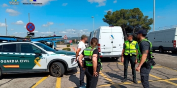 Decomissen 2,6 quilos de cascall dins d’un cotxe a l’àrea de servei de l’Aldea