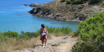 Catalunya recapta 102 milions d’euros en taxa turística la temporada d’estiu del 2023, un 165% més que el 2017