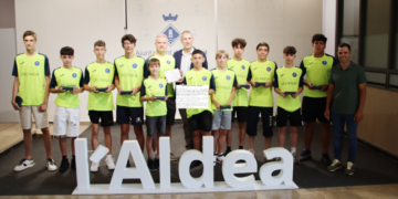 Recepció oficial a un equip de la base de la UE Aldeana i al CB l’Aldea per la seva gran temporada