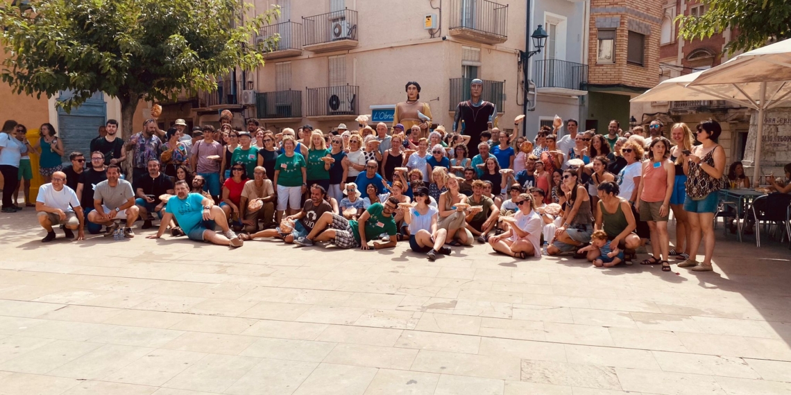 Ebrefolk recupera les arrels de Móra d’Ebre amb el tradicional Ball de coques