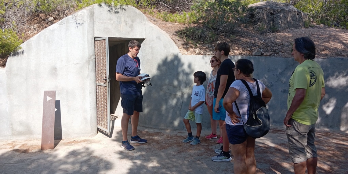 Tornen les visites guiades a les fortificacions de costa de la Guerra Civil a l’Ametlla de Mar