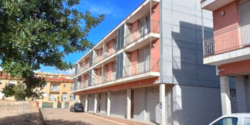 La consellera Capella lliura les claus de 10 habitatges de lloguer amb protecció oficial a l’Ampolla 