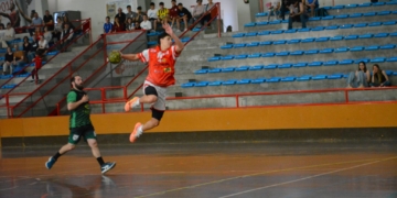 El CE Tortosa, amb la plantilla pràcticament configurada, debutarà en lliga rebent el Polinyà