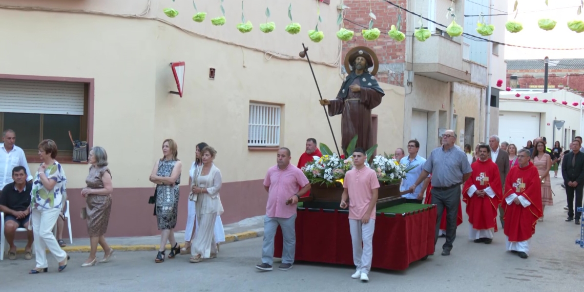 Camarles celebra l’Ofrena de flors i fruits al patró, Sant Jaume Apòstol
