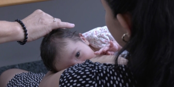 El retorn al món laboral provoca l’abandonament de la lactància materna en una de cada dos dones