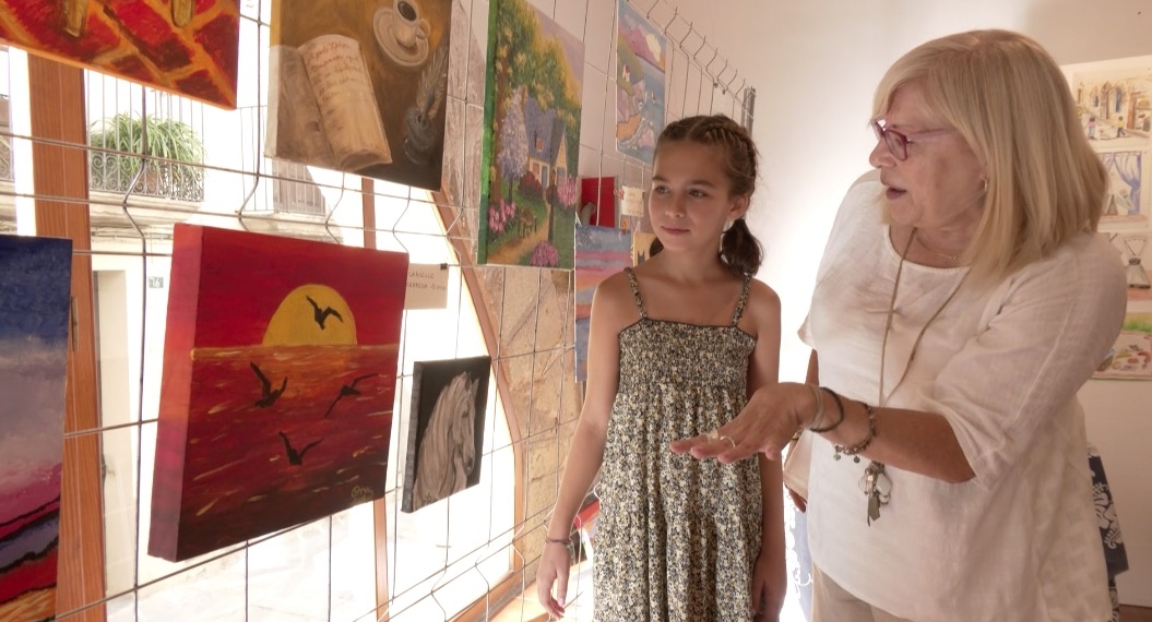 L’artista gandesana Àngels Cid defensa que mai és tard per iniciar-se al món de la pintura