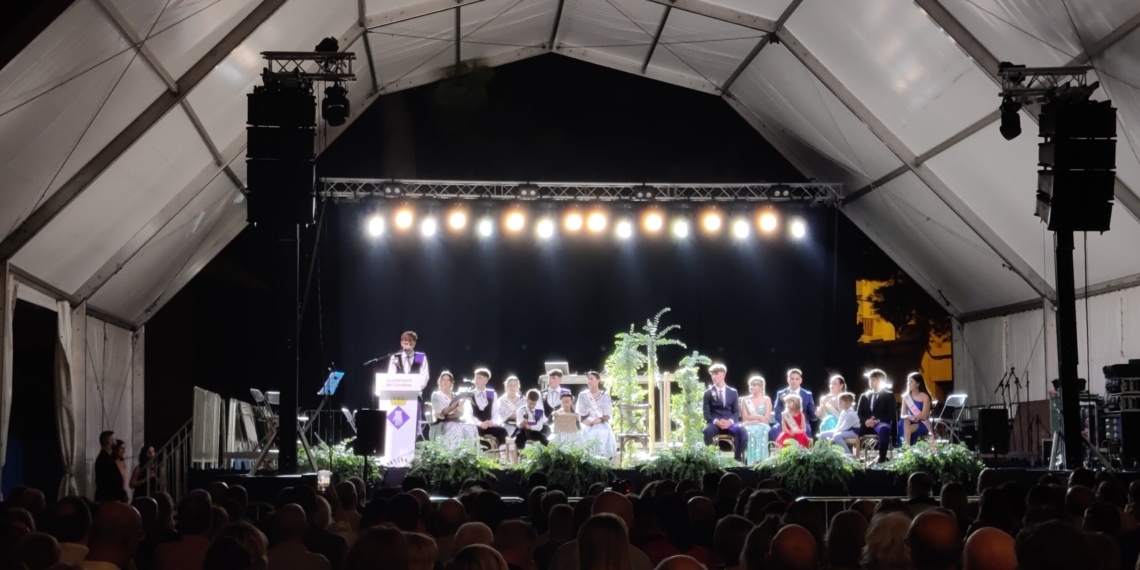 Elma presenta el seu primer disc en un gran concert a les festes de la Cinta