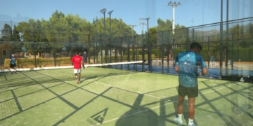 L’equip paralímpic espanyol de rem, entrenat per David Morales, prepara a Amposta els Jocs Paralímpics de París