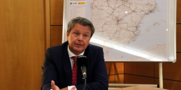 El Ministeri de Transports es compromet a mantenir l’Avant entre Tortosa i Barcelona més enllà de les obres