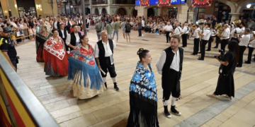 Ball de Mantons per a Adults d’Ulldecona