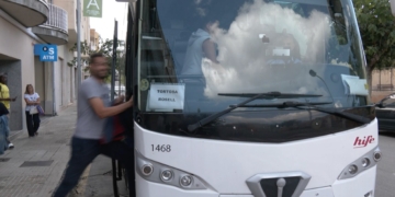 Famílies i ajuntaments de l’interior del Montsià reclamen més i millors freqüències de busos