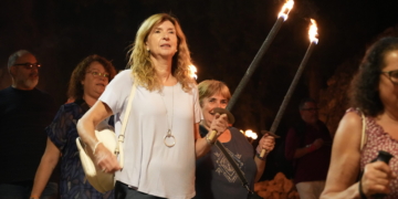 Més de 300 persones participen a la Marxa de Torxes per la Independència a Tortosa