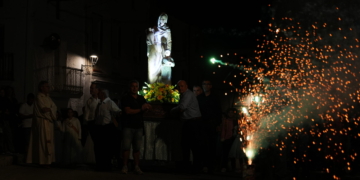 Més de 700 persones acomiaden les festes de Sant Miquel de Tivenys amb el tradicional sopar de germanor