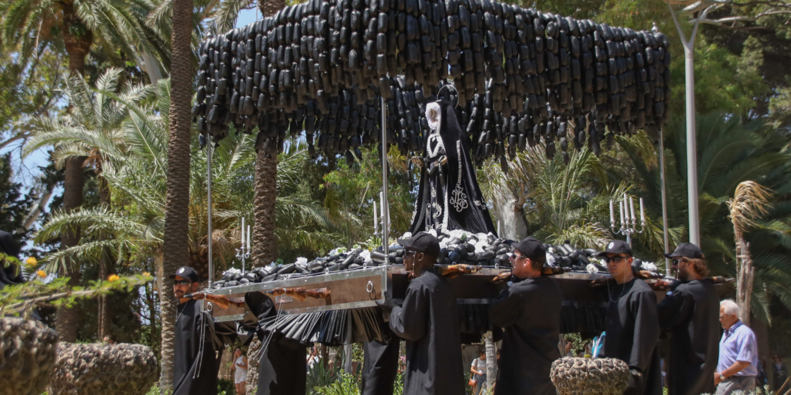 Piñol insisteix que la ‘Santa Baldana’ no volia ofendre la fe cristiana