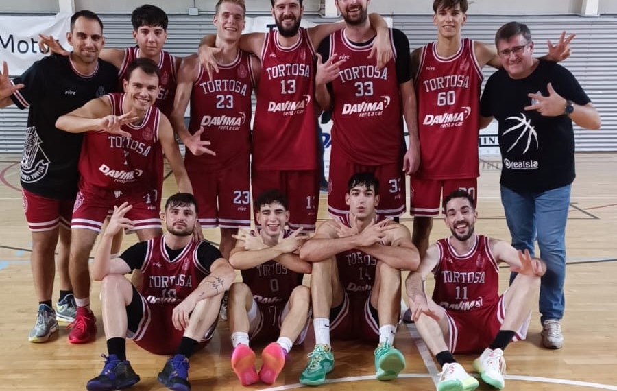 El CB Cantaires-Tortosa supera (57-51) el Salou i segueix invicte