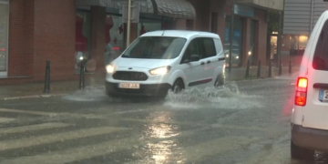 Tallat l’eix de l’Ebre a Tortosa per les pluges torrencials