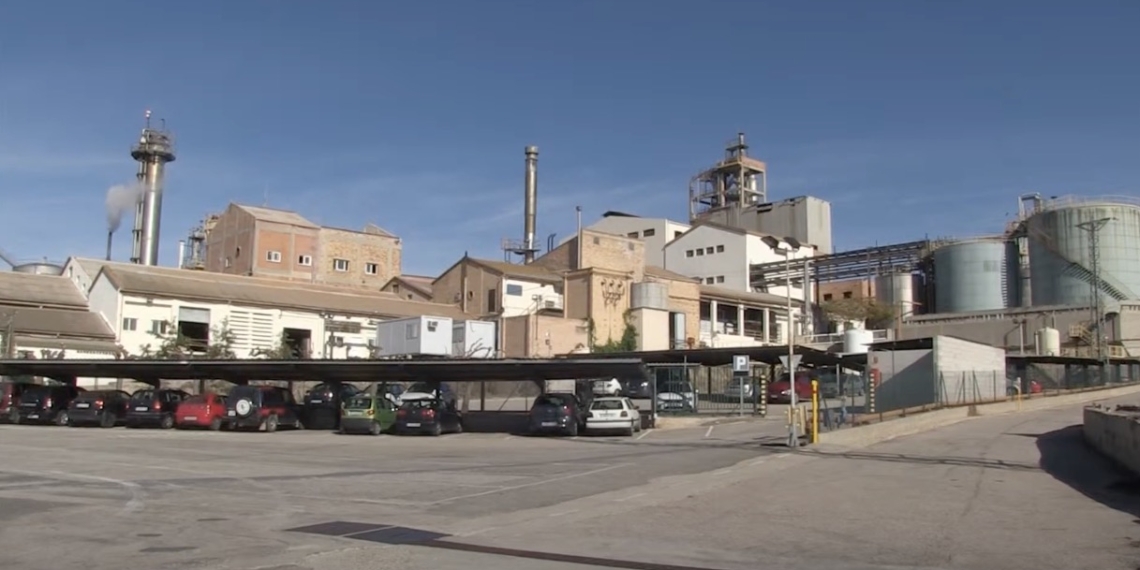 Localitzen 2.590 quilos de coca en un camió carregat de matèria prima a Celesa Tortosa