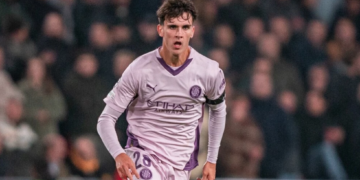 El pinellà Selvi Clua debuta amb el Girona al camp del PSV Eindhoven en partit de Champions