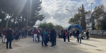 Unes 300 persones caminen per la Marató de TV3 a Tortosa