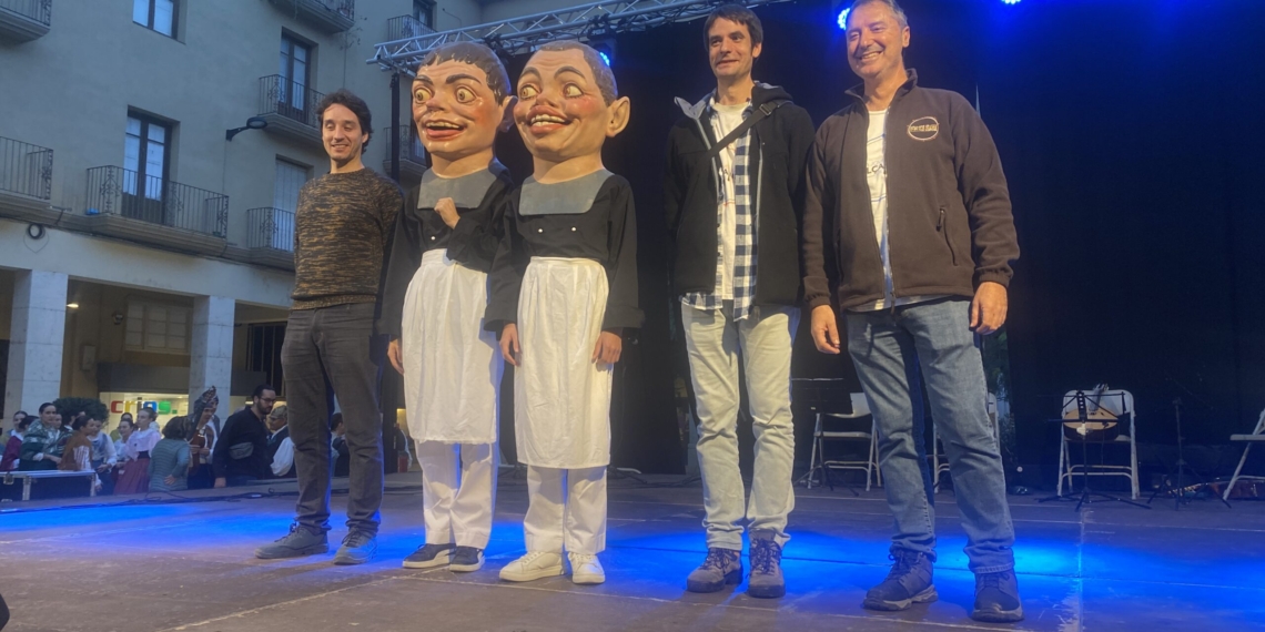 Tortosa recupera dos nanos de l’antic gremi de la restauració pel Cucafera Folk