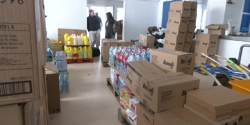 La Ràpita envia a València dos camions carregats amb material humanitari 