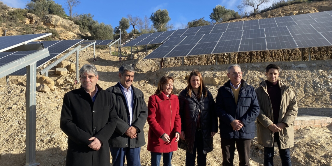 Batea inaugura cinc plantes solars que abastiran els equipaments municipals i reduirà la factura del 60% de les famílies