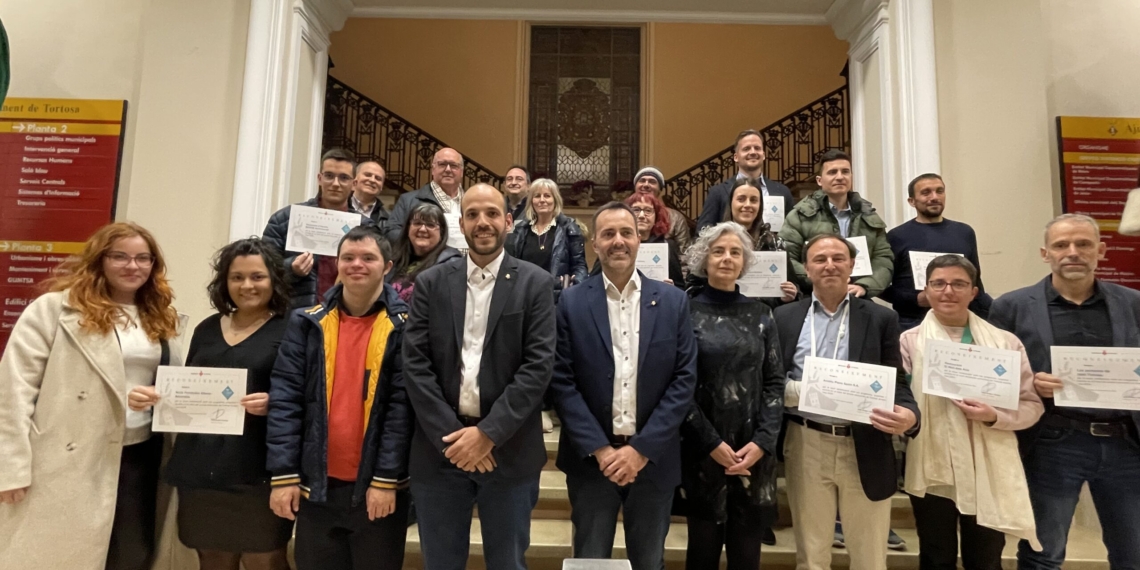 Una vintena d’empreses tortosines reben el distintiu d’empresa social responsable