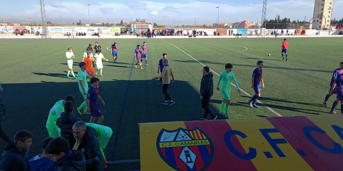 El CF Camarles celebra 100 anys d’història amb una diada multitudinària