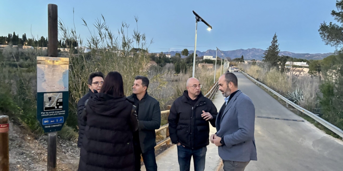 La Via Verda que uneix Roquetes i Jesús ja té llum 