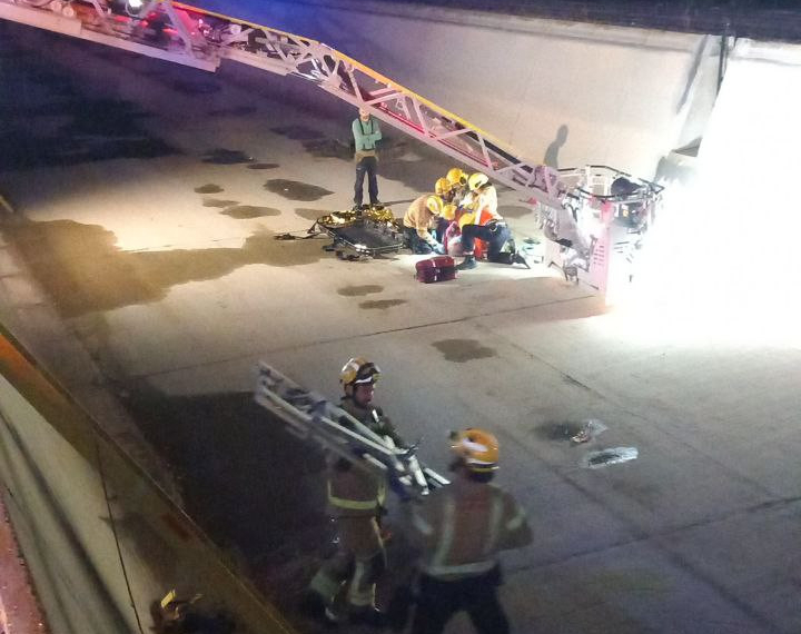 Un ferit a Tortosa en caure al canal buit de la dreta de l’Ebre