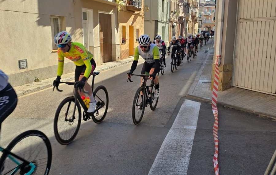 La Cursa Ciclista del Perelló obre el calendari de carretera amb victòria de Pau Josep Domènech