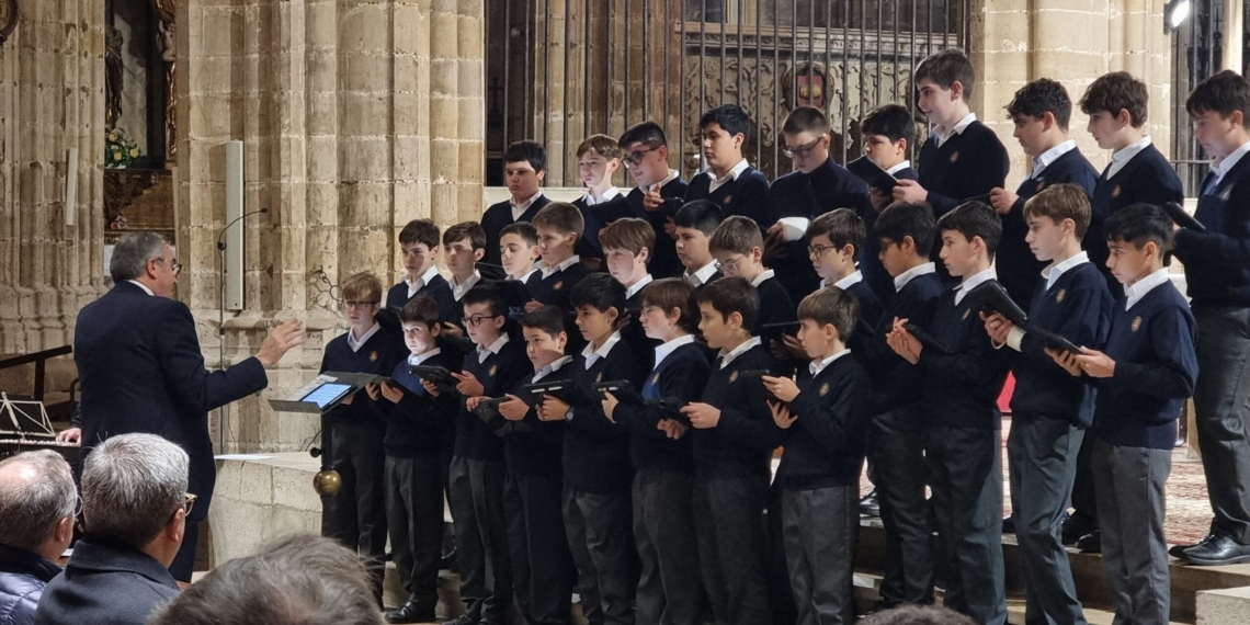 La Catedral de Tortosa recapta 6.940 euros en el concert solidari pels afectats per la DANA a València