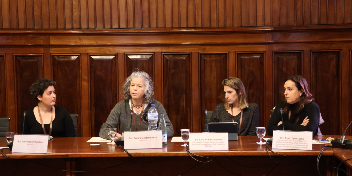 Una supervivent de càncer de Tortosa porta al Parlament el seu calvari amb la reconstrucció mamària