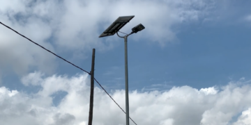 L’Aldea instal·la deu fanals fotovoltaics als Ravals i zones disseminades