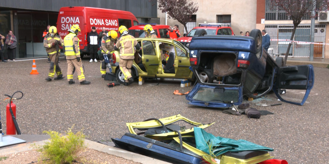 Els Bombers de Tortosa ajuden a augmentar les reserves del Banc de Sang a l’Ebre