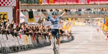 Roglic s’exhibeix a Barcelona per conquerir la seva segona Volta a Catalunya