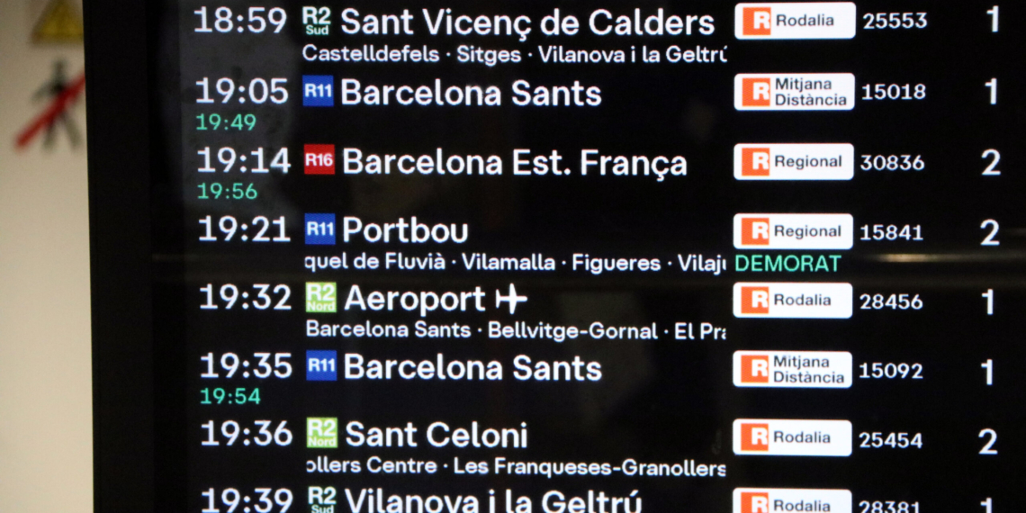 Evacuats set hores després els passatgers d’un tren regional de Barcelona a Saragossa avariat per la tempesta