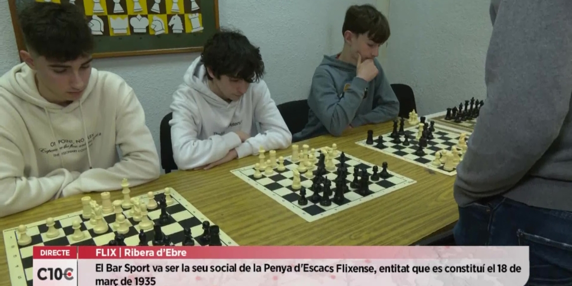 La gran tradició de jugar als escacs de Flix
