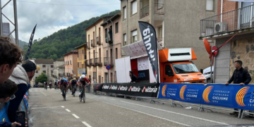 Danil Svilovskil, de la Penya Ciclista Baix Ebre, guanya la quarta etapa de la Volta a Girona júnior